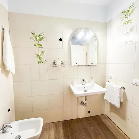 Gigantes Cliff House