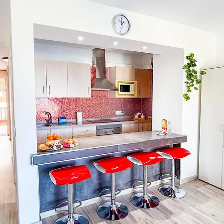 Gigantes Cliff House